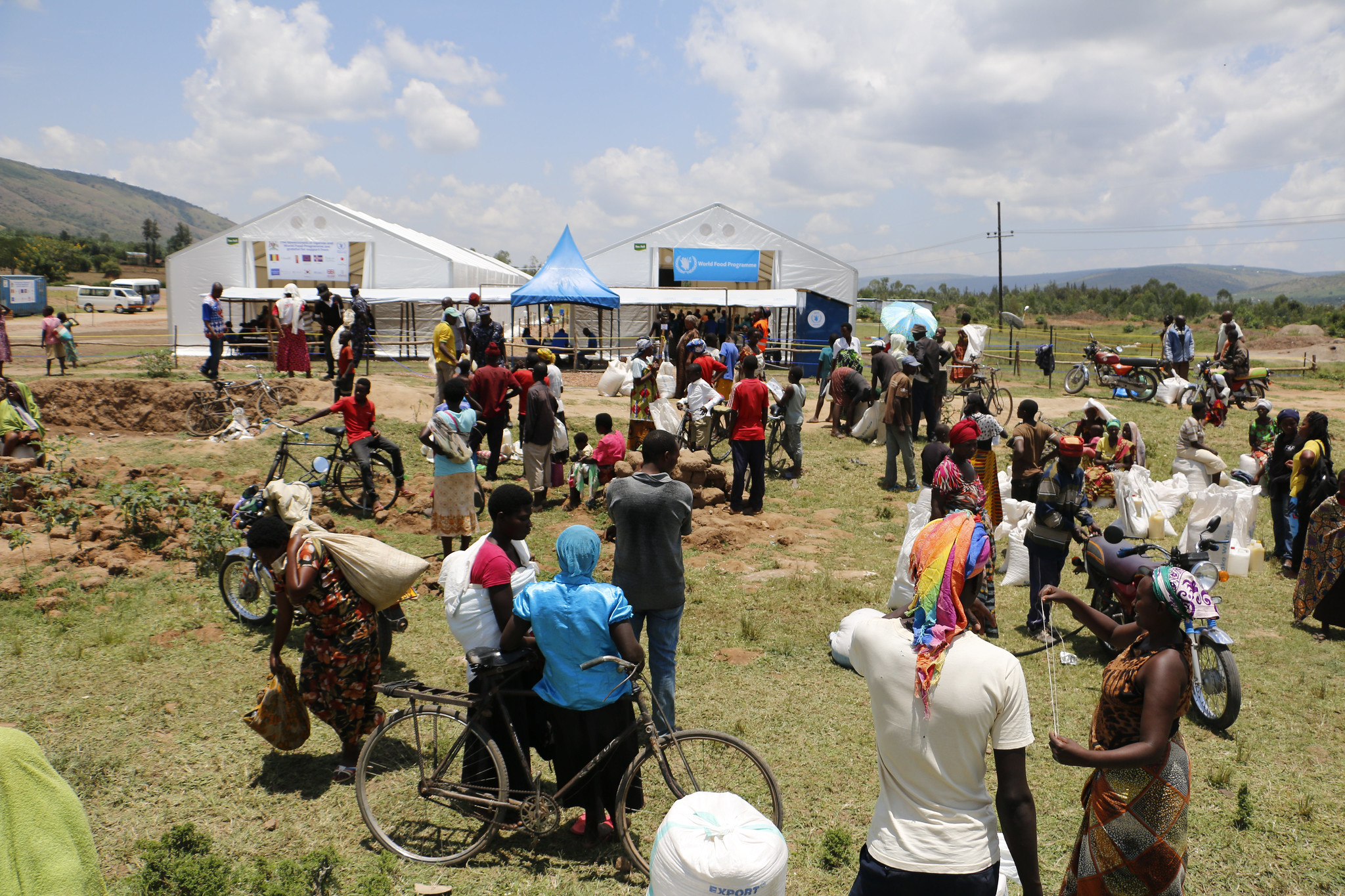 Cash vs. Food Measuring the Effectiveness of Food Assistance Food